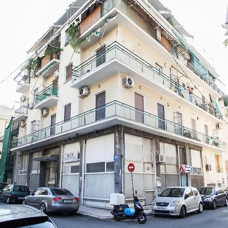 Cosy 2 Bd Apt Near Metaxourgio Area
