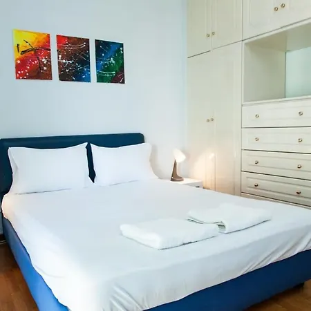 Cosy 2 Bd Apt Near Metaxourgio Area