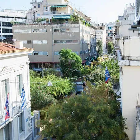 Cosy 2 Bd Apt Near Metaxourgio Area