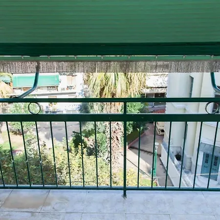 Cosy 2 Bd Apt Near Metaxourgio Area Apartment *